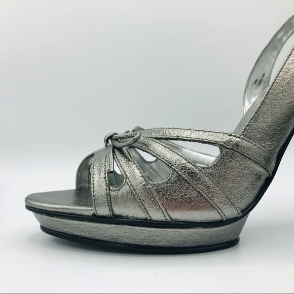 NEW CALVIN KLEIN SILVER LEATHER SLINGBACKS - Picture 6 of 10